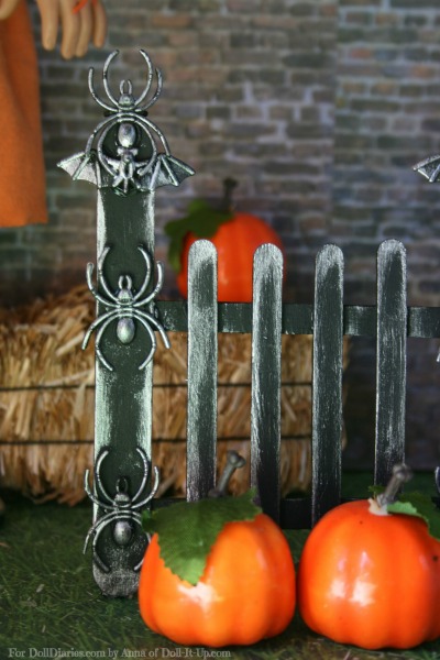 A-halloween-fence-for-dolls-2